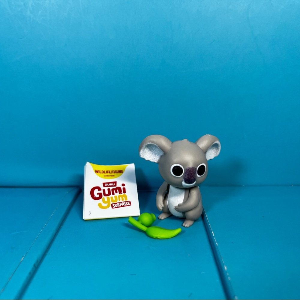 ⭐️ Zuru - Gumi Yum Surprise - Wildlife Series - Koala w/ eucalyptus accessory